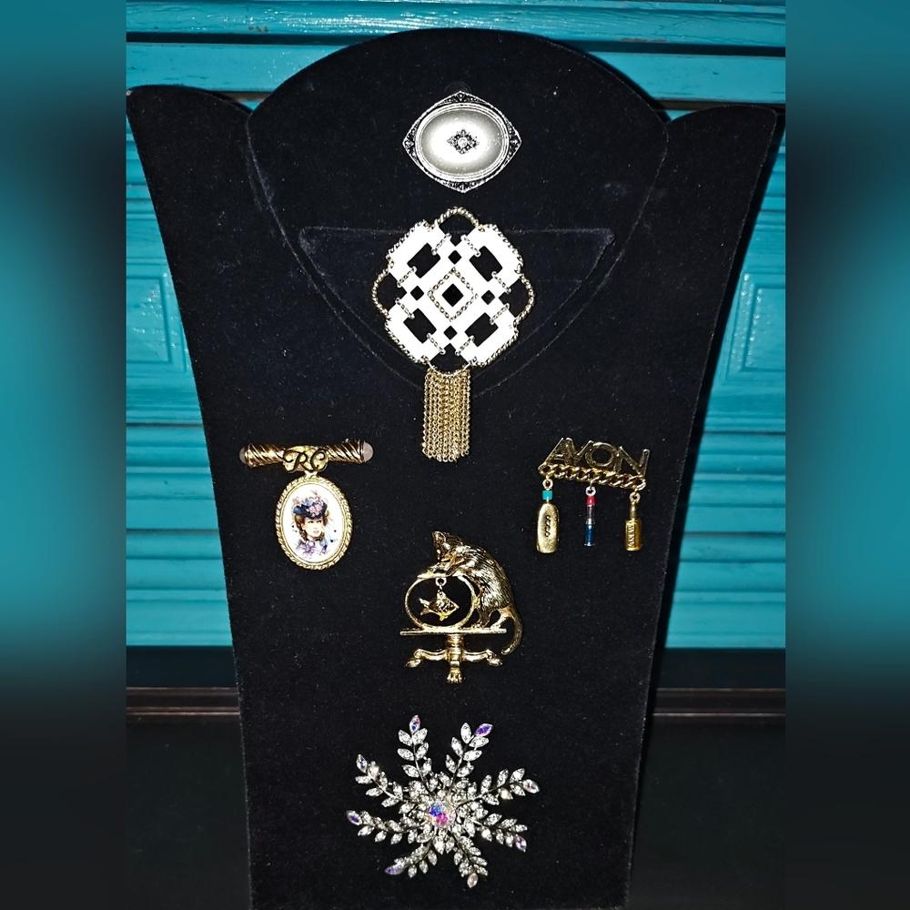 Vintage Signed AVON Brooch LOT